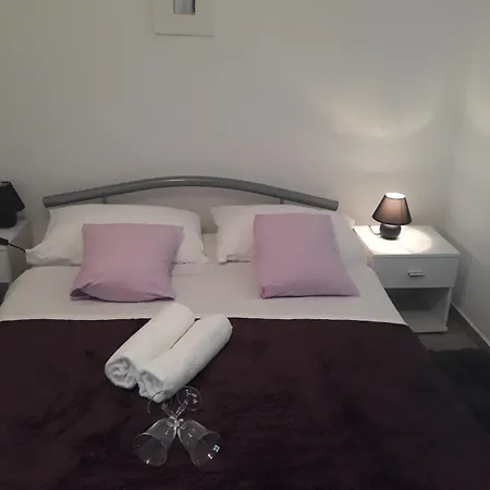 Pablo Apartment *